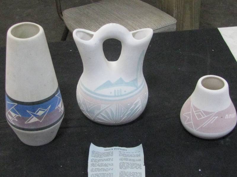 lot 36 image: Sioux Pottery