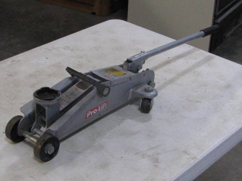 lot 48 image: Pro Lift Jack