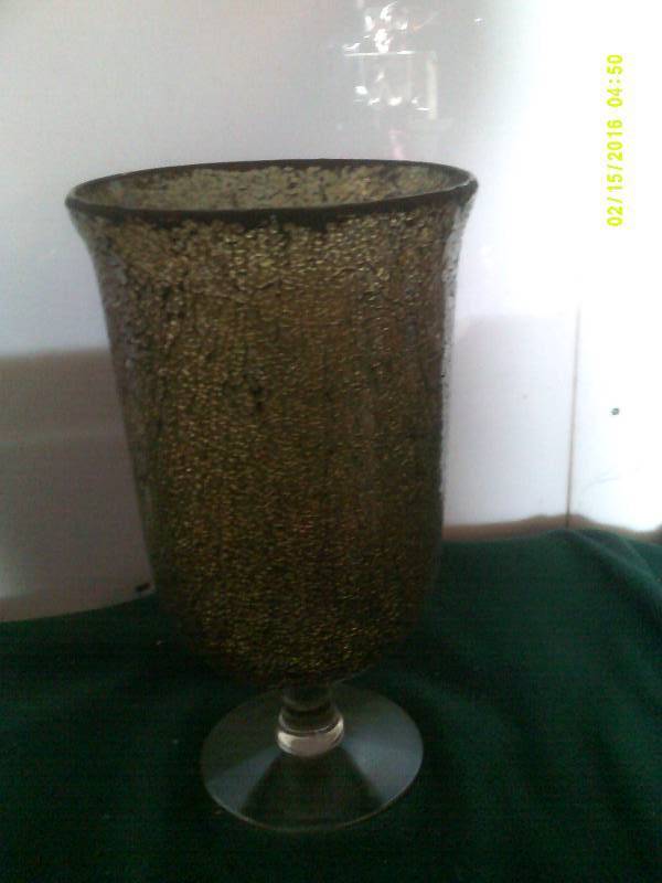 lot 5 image: LG PEDISTAL GLASS
