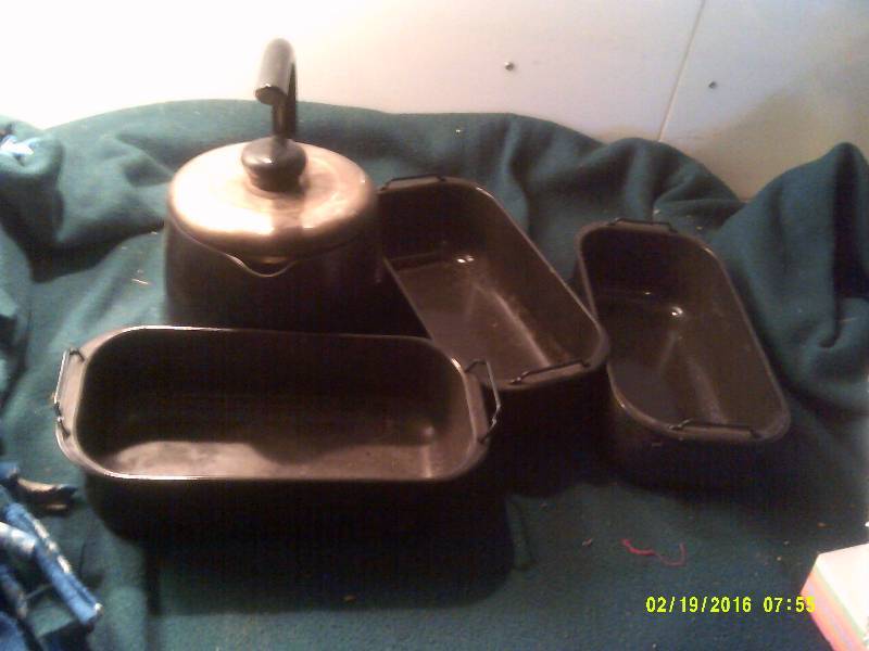 lot 48 image: VINTAGE CAMP COOK WARES