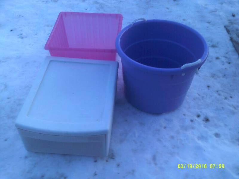 lot 49 image: TUBS AND TOTES