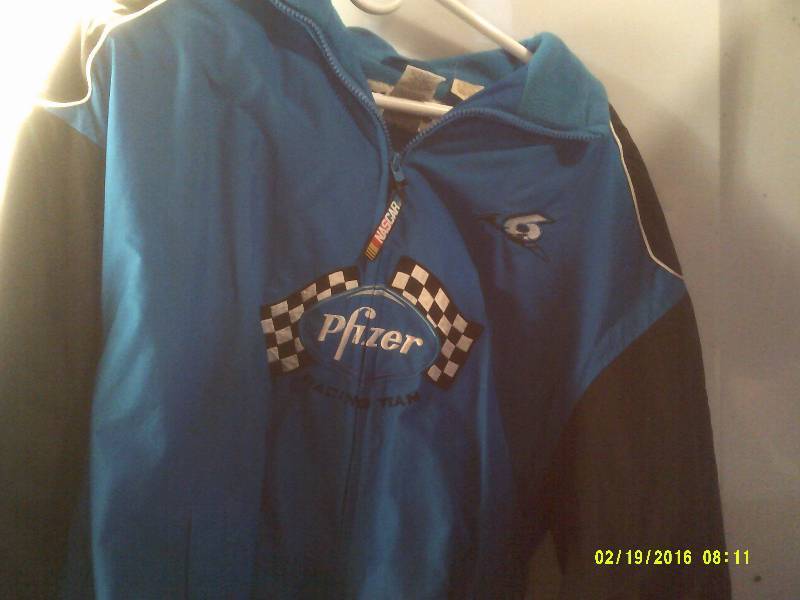 lot 51 image: PIFZER RACING TEAM JACKET