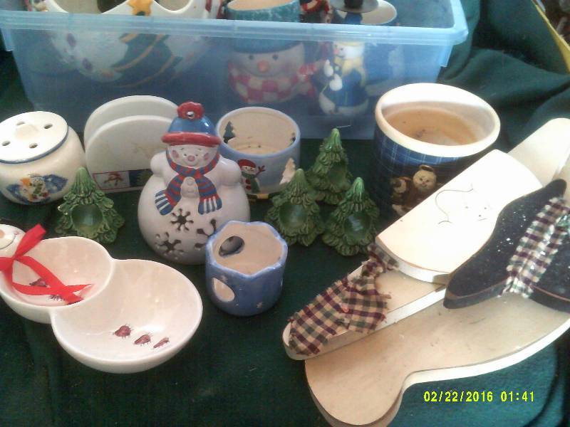 lot 53 image: CHRISTMAS GLASSWEAR