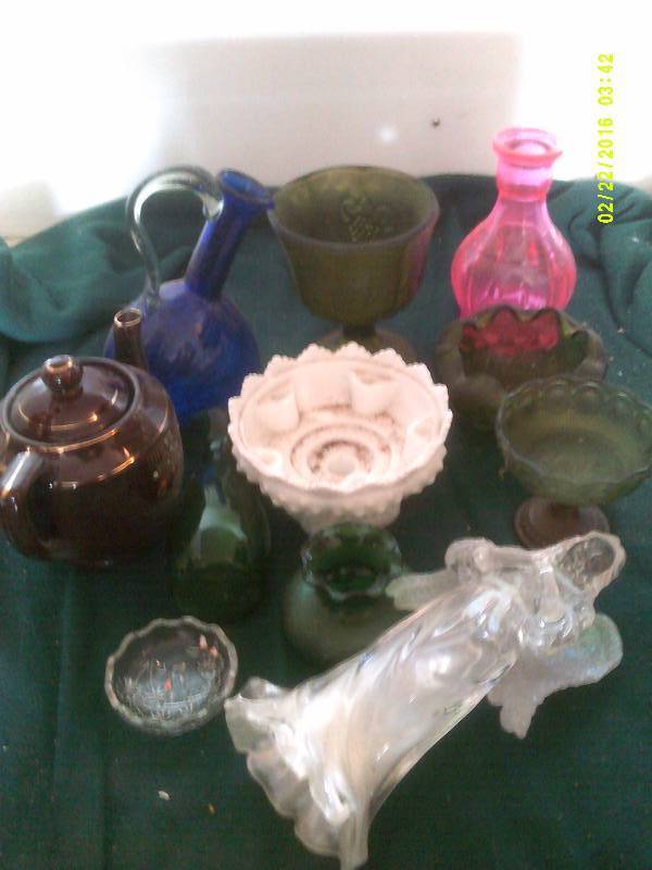 lot 61 image: VINTAGE GLASSWEAR
