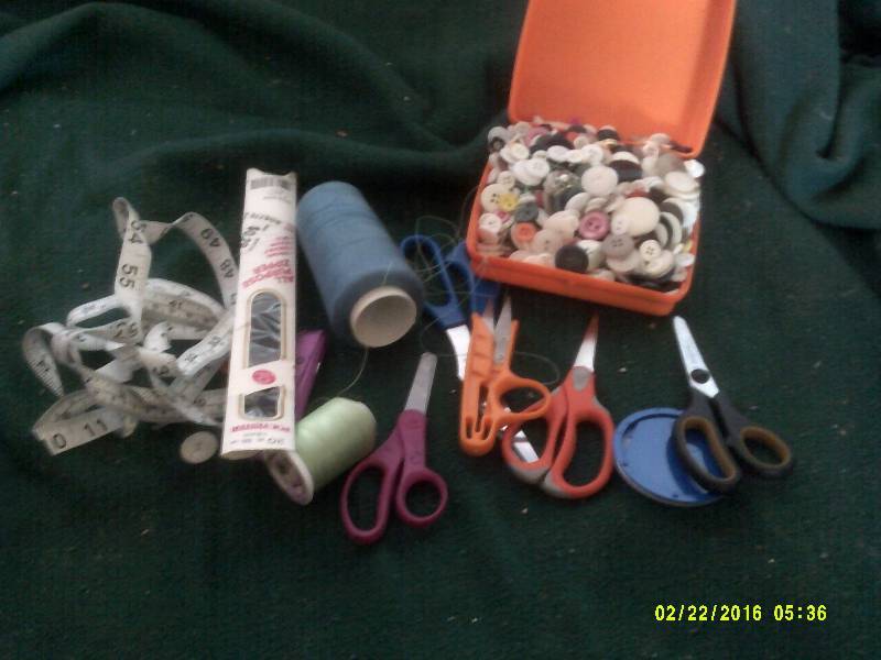 lot 66 image: SEWING SUPPLIES