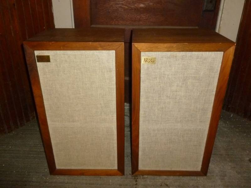 lot 1 image: Vintage Acoustic Research Speakers