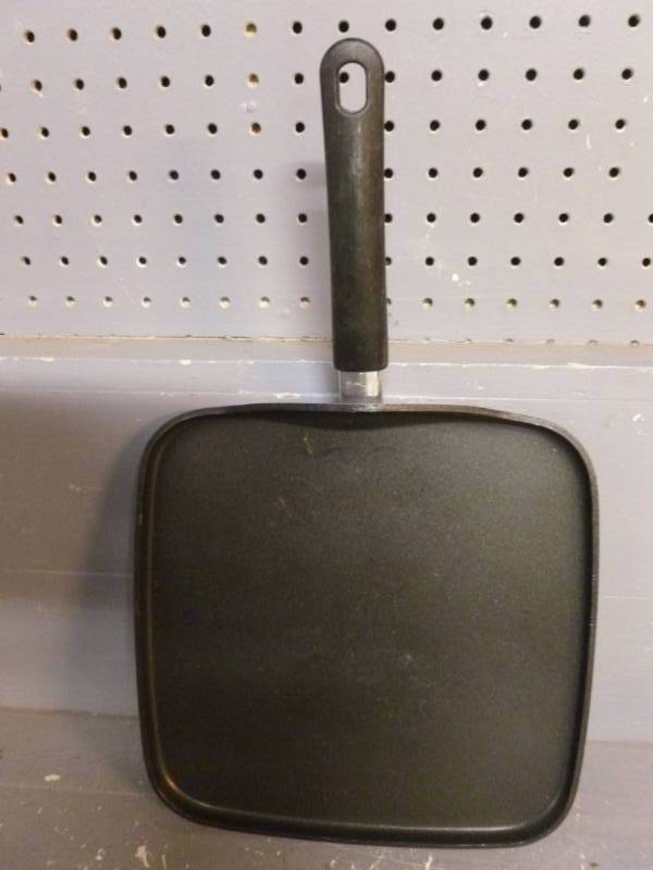 lot 32 image: Pampered Chef