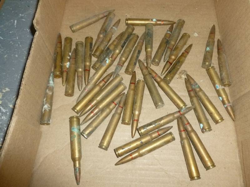 lot 99 image: Vintage Military Ammo