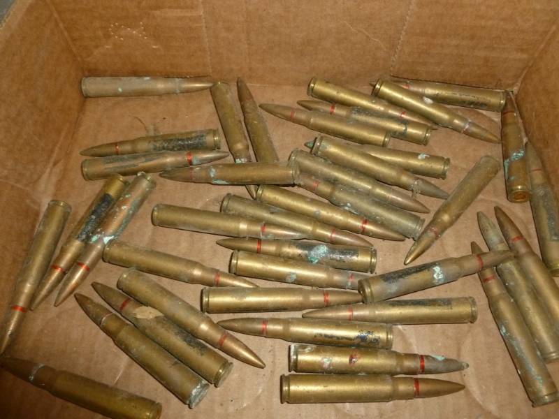 lot 100 image: Vintage Military Ammo