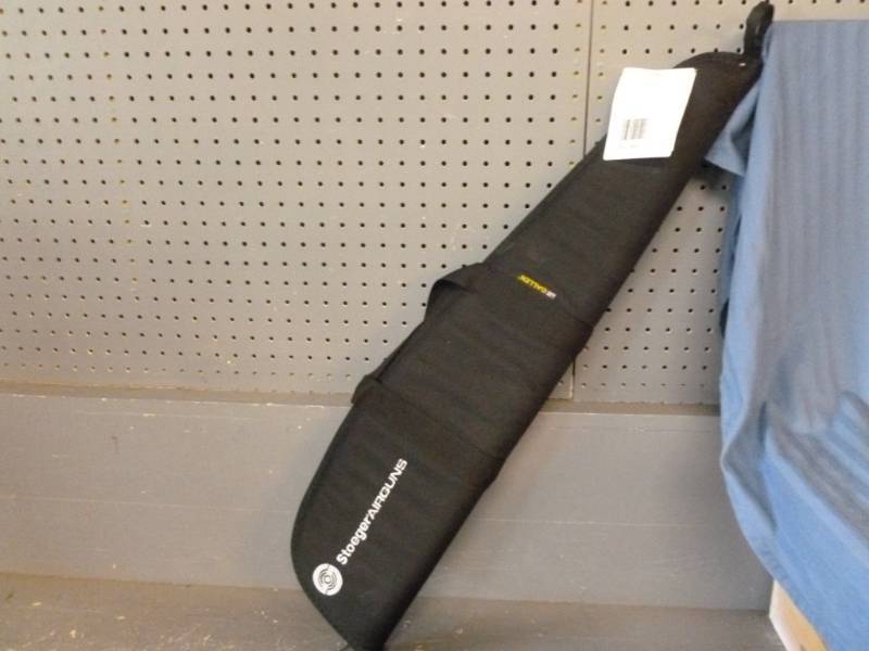 lot 104 image: New Gun Case