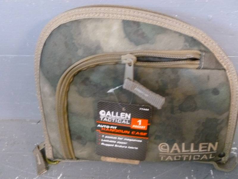 lot 110 image: New Pistol Case