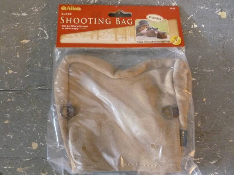 lot 112 image: Shooting Bag
