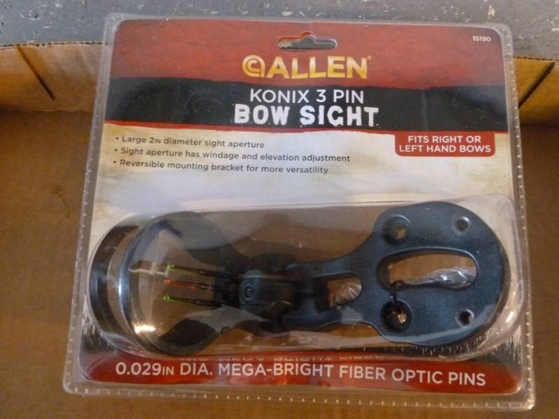 lot 119 image: New Archery Equipment