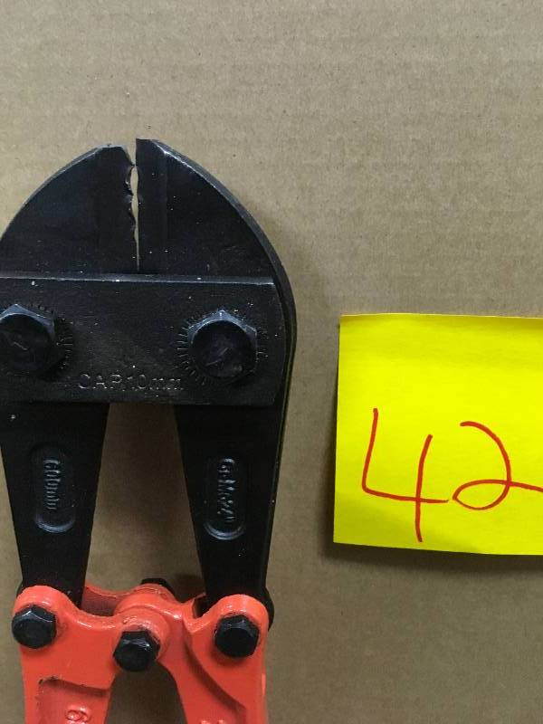 lot 42 image: Bolt Cutters  24 In. Long