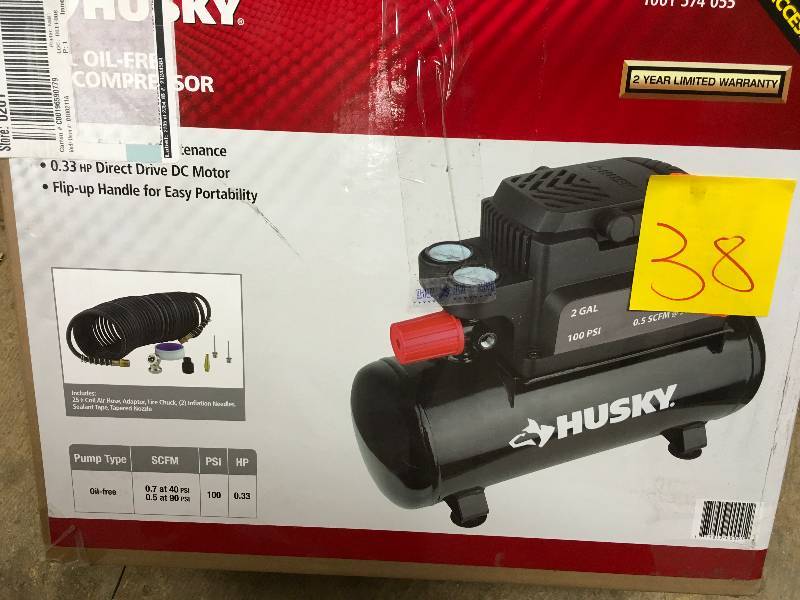 lot 38 image: Husky 2 Gal. Electric Hotdog Air Compressor