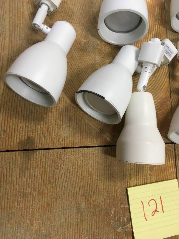 lot 121 image: Misc. Lights - Lot of 7