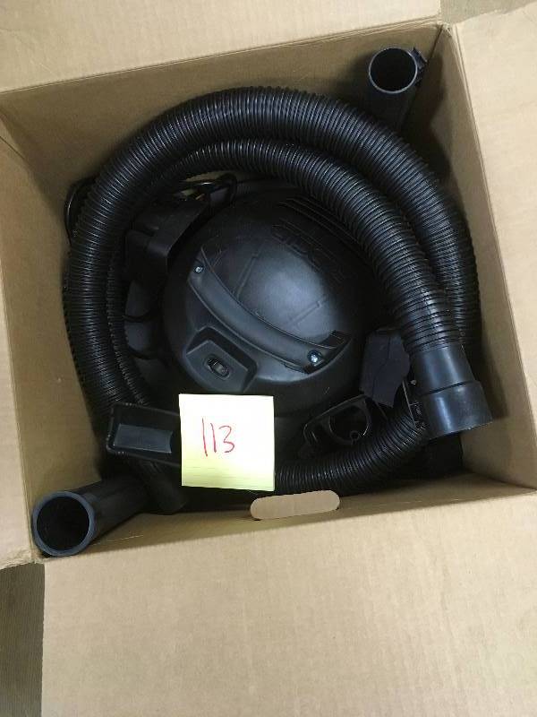 lot 113 image: Ridgid 6 Gallon WetDry Vac