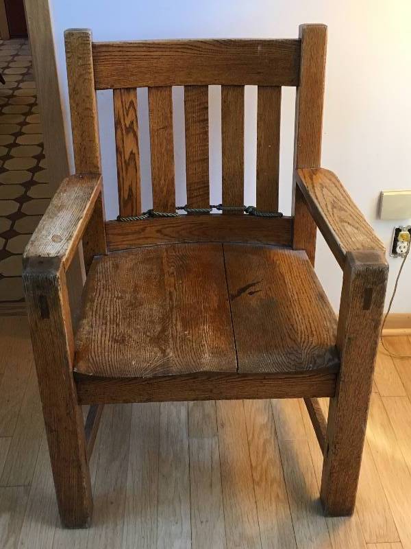 lot 18 image: Oak Arm Chair