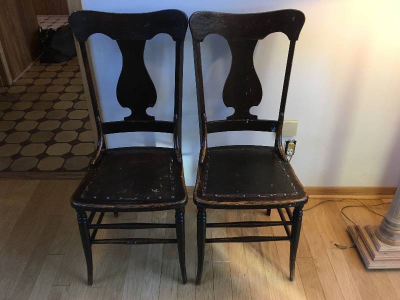 lot 20 image: Antique Chairs with Leather Seats
