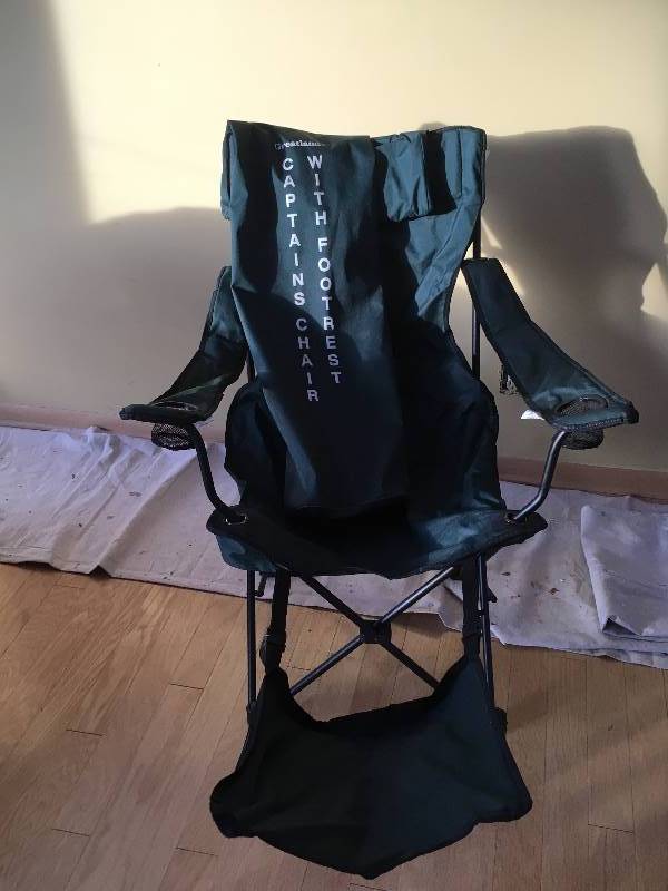 lot 29 image: GreatLand Captain Chair with Footrest