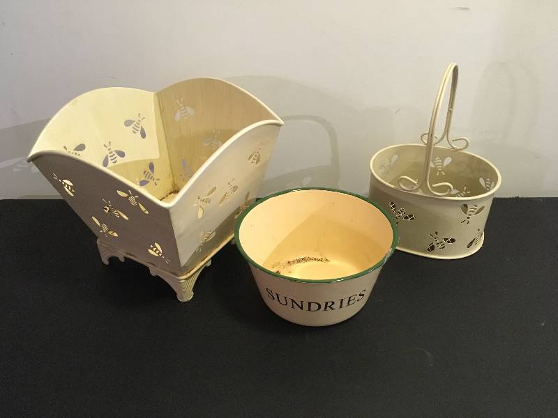 lot 72 image: Planter, Basket, Sundries Bowl