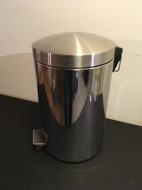 lot 76 image: Metal Waste Trash Can