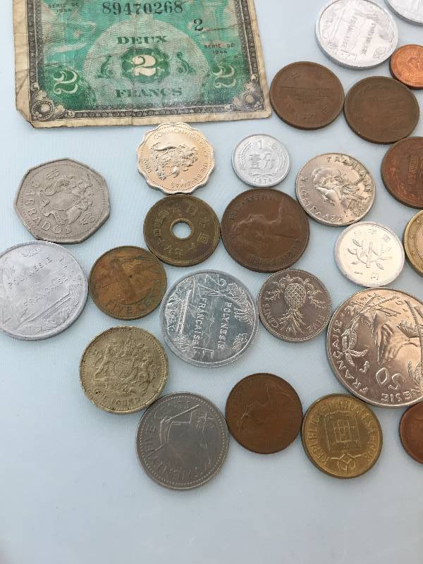 lot 7D image: Foreign Currency & Coins