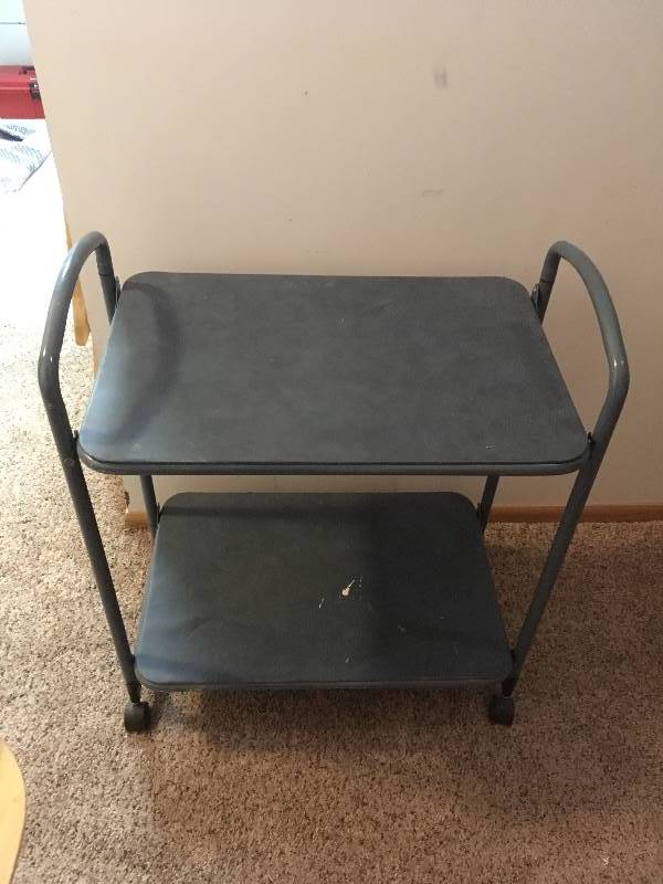 lot 116 image: Serving Cart on Wheels