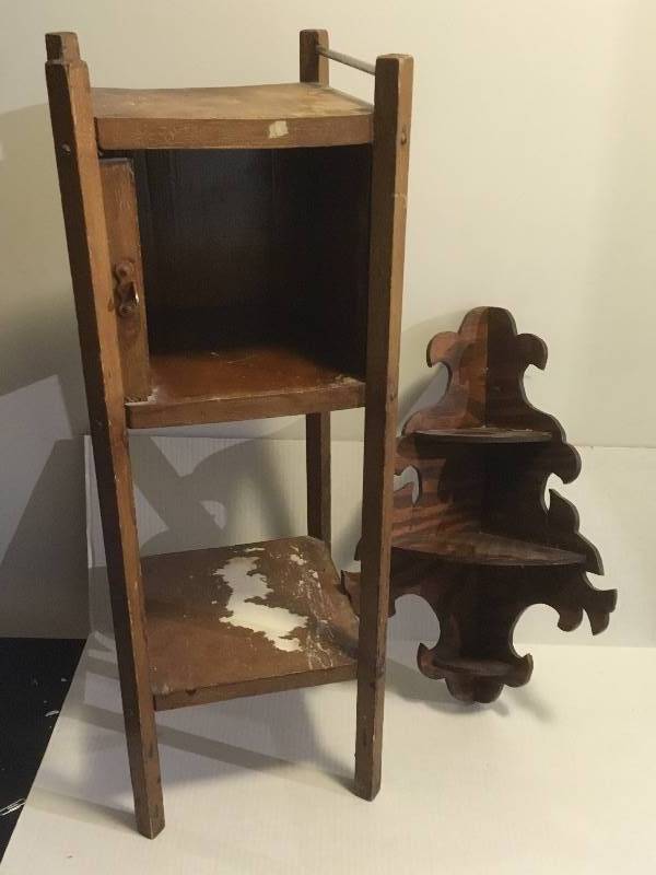 lot 121 image: Wood Corner Shelf & Stand