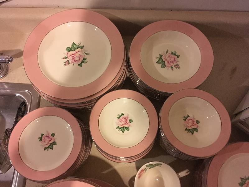 lot 143 image: Homer Laughlin China Pink Rose