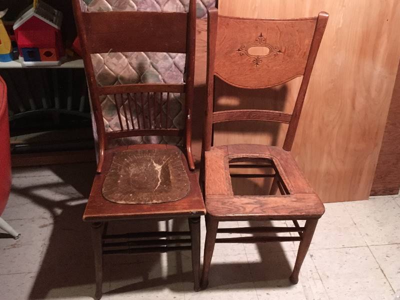 lot 148 image: 2 Antique Oak Chairs