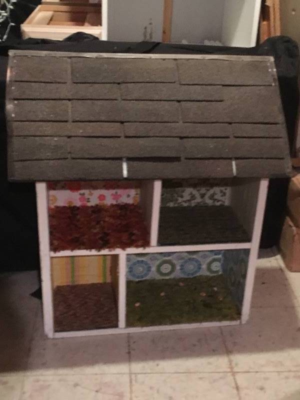 lot 149 image: Hand Made Doll House
