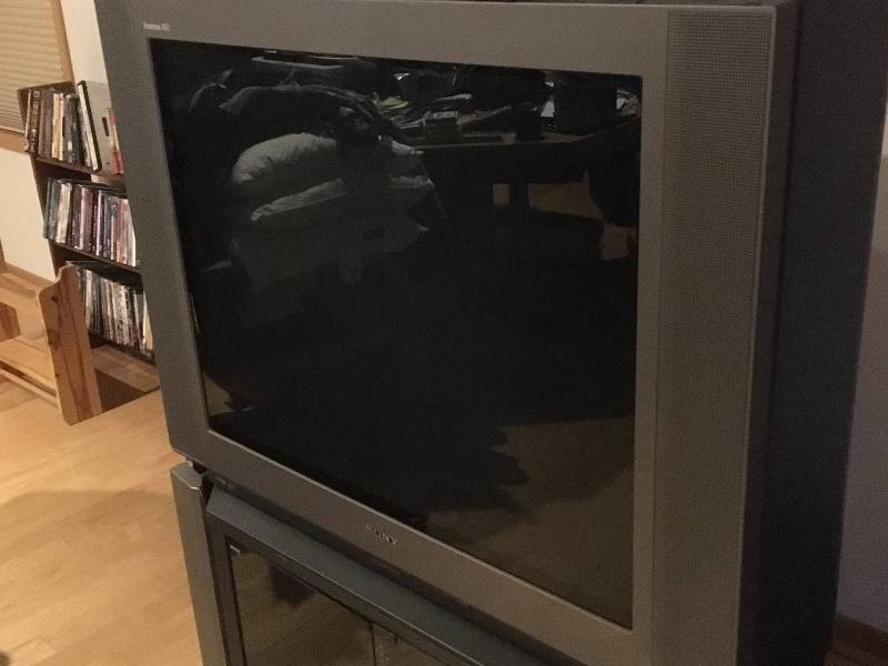 lot 192 image: Sony Trinatron Television with Stand 37