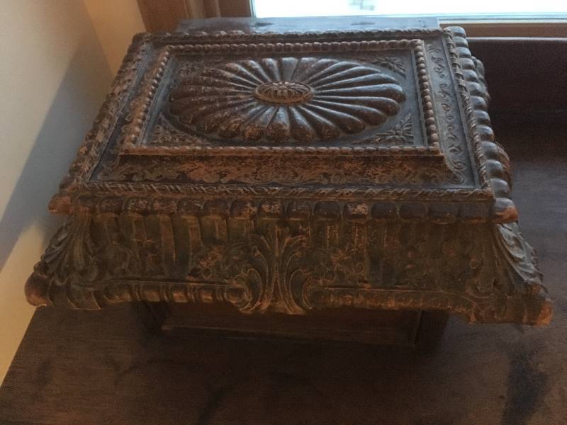 lot 178 image: Syroco Wood Dresser Jewelry Box