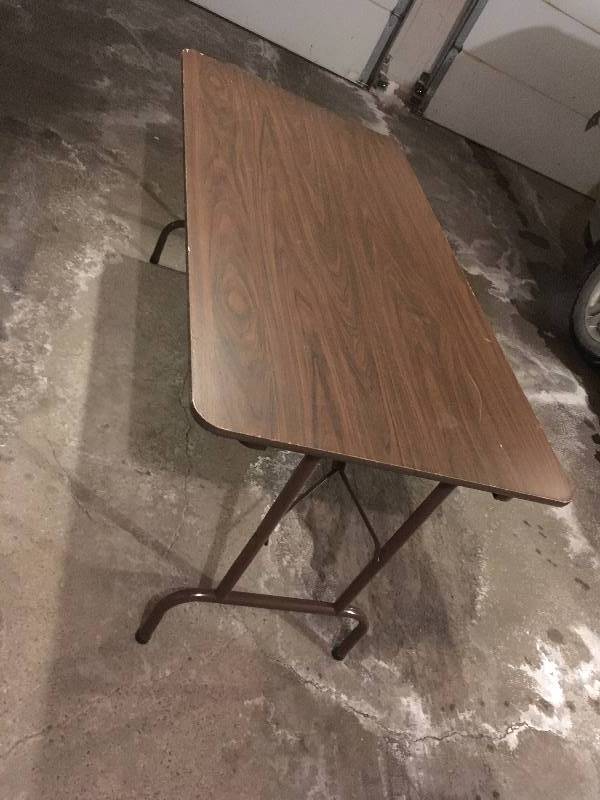 lot 199 image: 8 Foot Folding Table