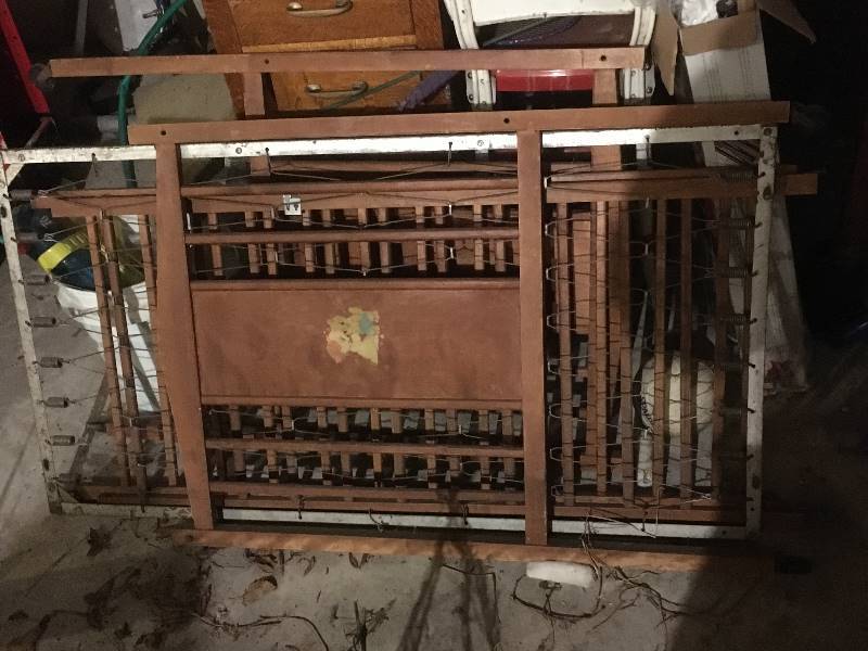 lot 210 image: Vintage Crib