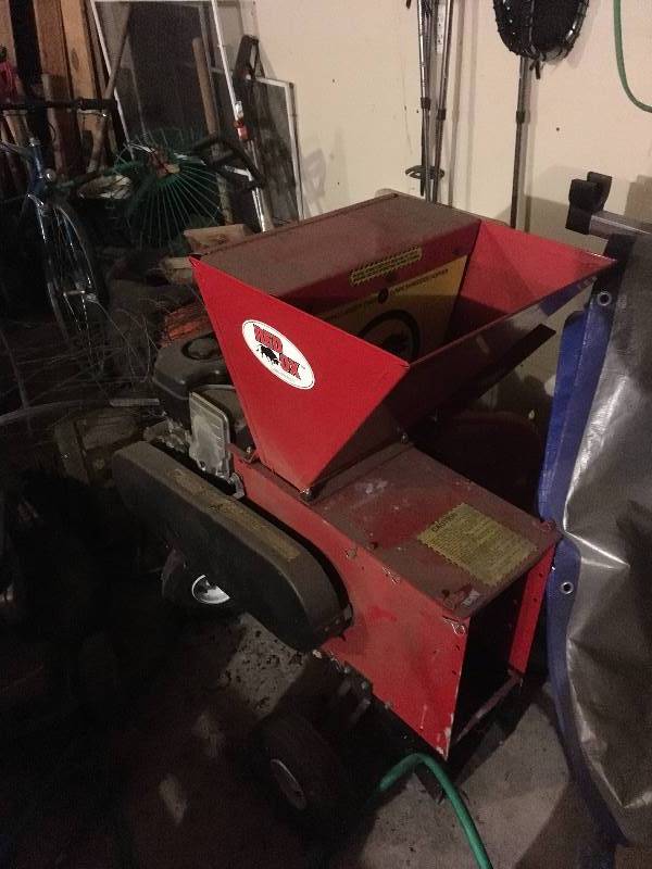 lot 212 image: Red Ox Wood Chipper Shredder