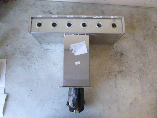 lot 19 image: 6 Beer Keg Tower
