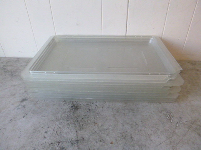 lot 24 image: 10 Cambro Lids
