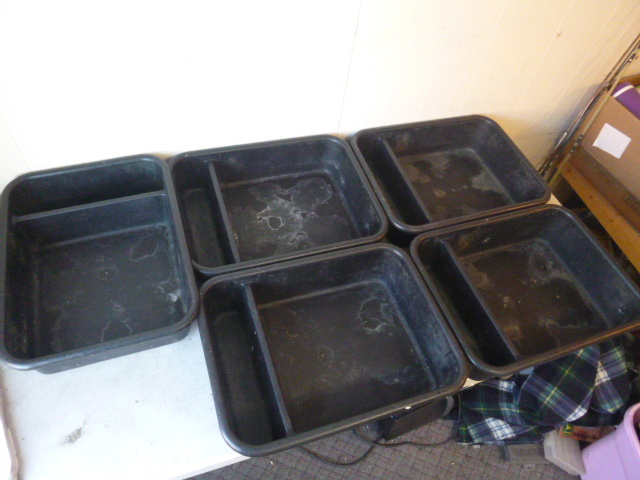 lot 27 image: 5 Cambro Dish and Flatware Tubs