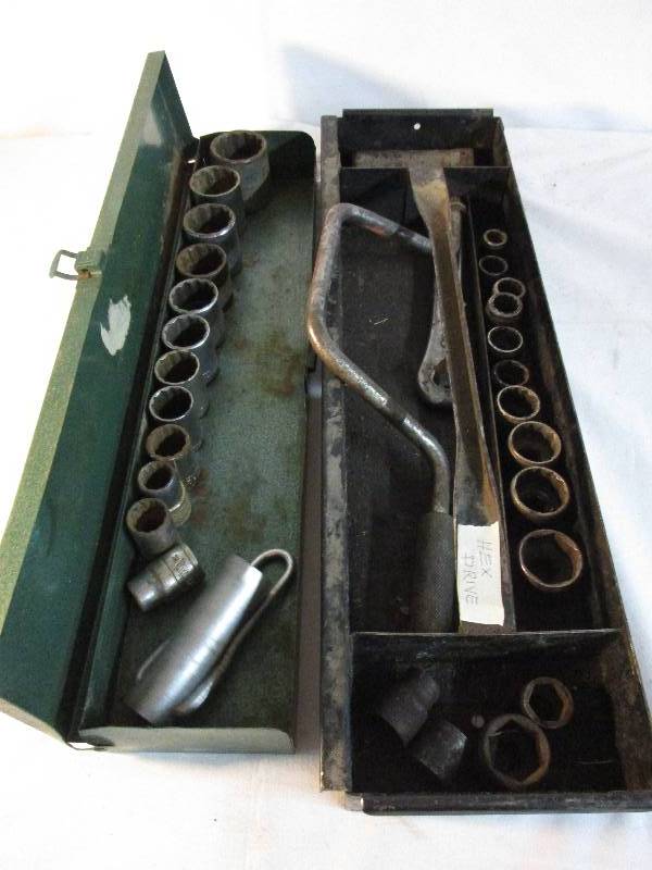 lot 19 image: 12 inch Sockets