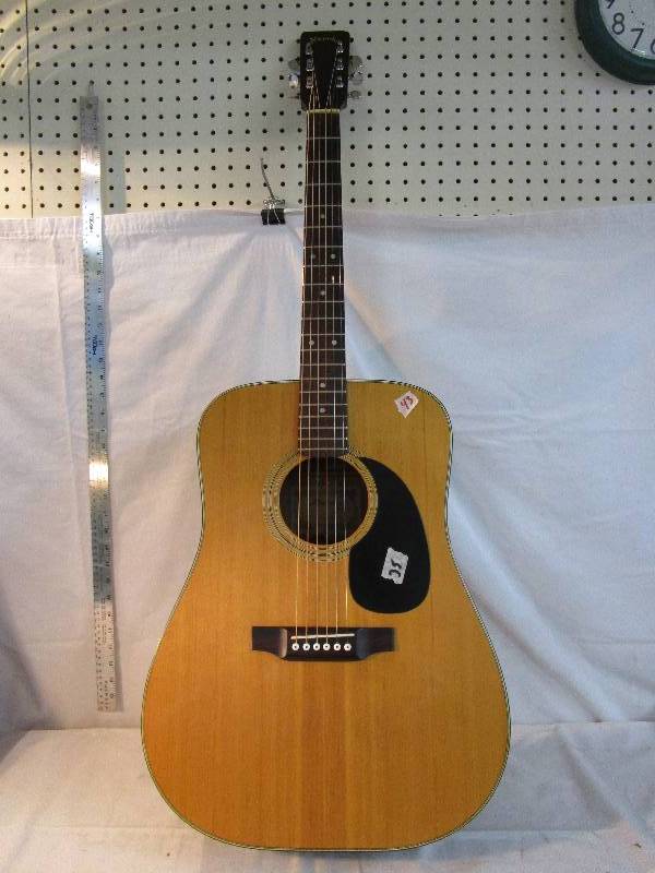 lot 43 image: Maruha Guitar