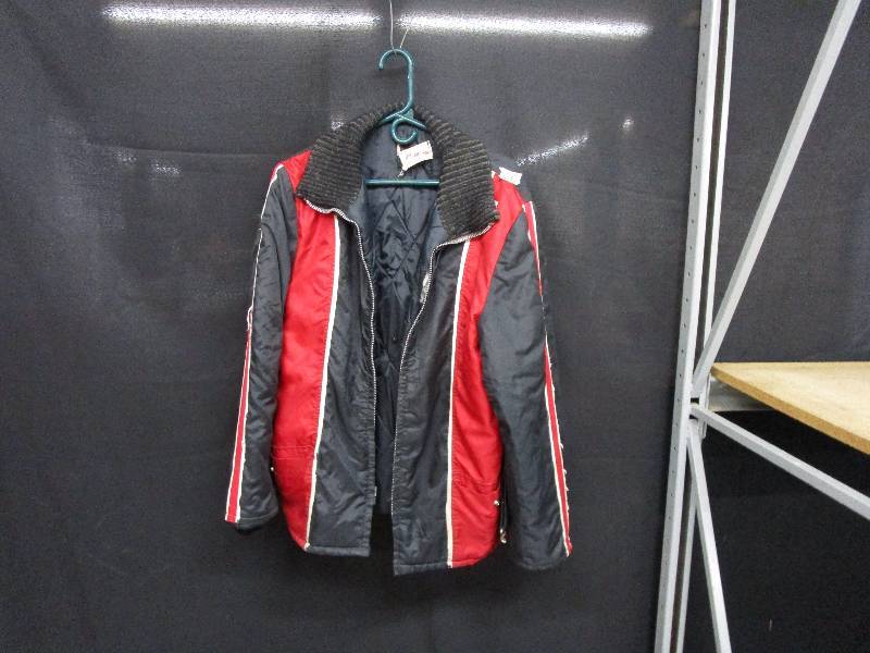 lot 66 image: Vintage Coat