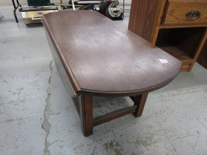 lot 82 image: Drop Leaf Coffee Table