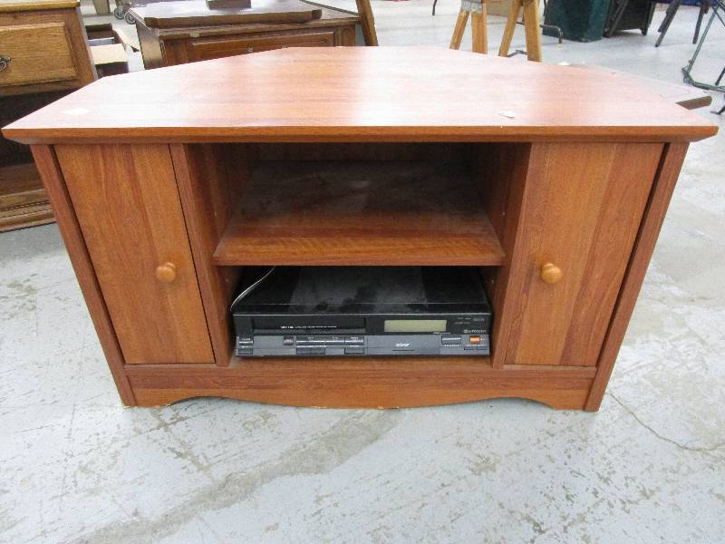 lot 83 image: Corner Entertainment Center with VHS Player