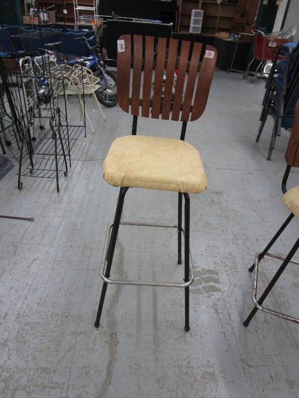 lot 88 image: Bar Stool (87 and 88 match heights diff)