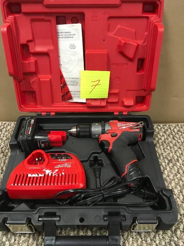 lot 7 image: M12 FUEL 12-Volt Cordless Brushless 12 in. DrillDriver Kit used in like new condition