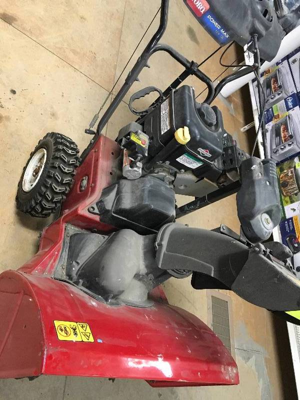 lot 29 image: Powermax 826 OE 2-Stage 24 Snow blower used in working condition