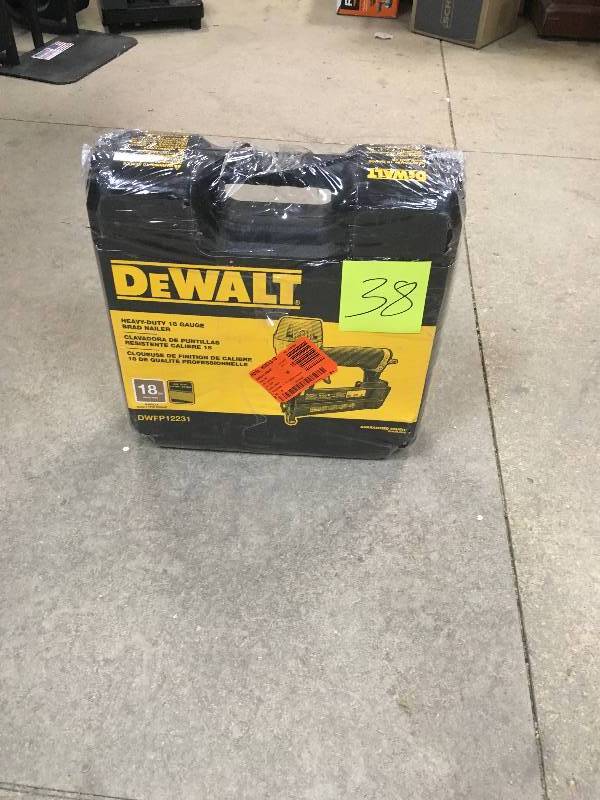 lot 37 image: DEWALT HEAVY DUTY 18 GAUGE BRAD NAILER MODEL DWFP12231 NEW