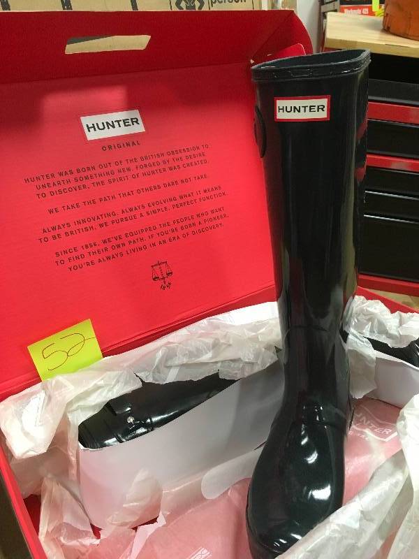 lot 52 image: Hunter Orginal Tall Gloss - Kalosze Damskie - WFT1000RGL BLACK NEW